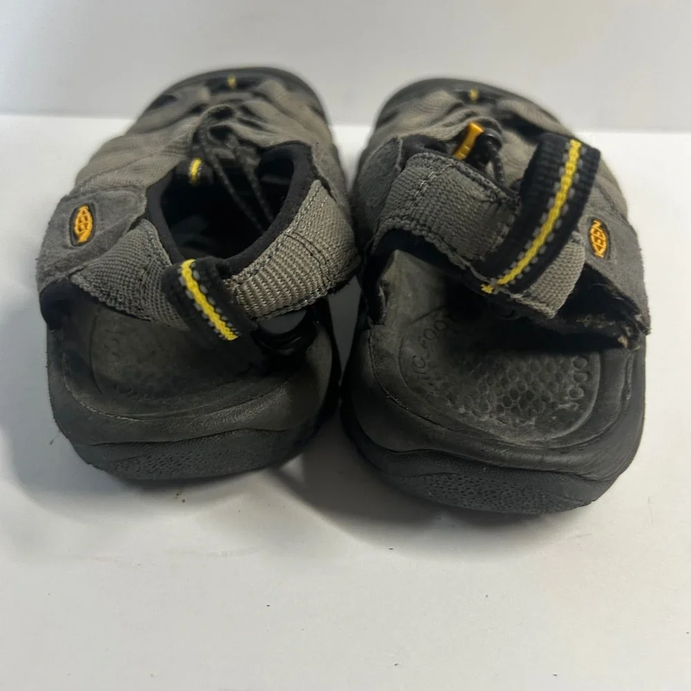 KEEN Newport H2 Waterproof Sandals Gray Black Mens Size 9 Hiking Outdoor Shoes